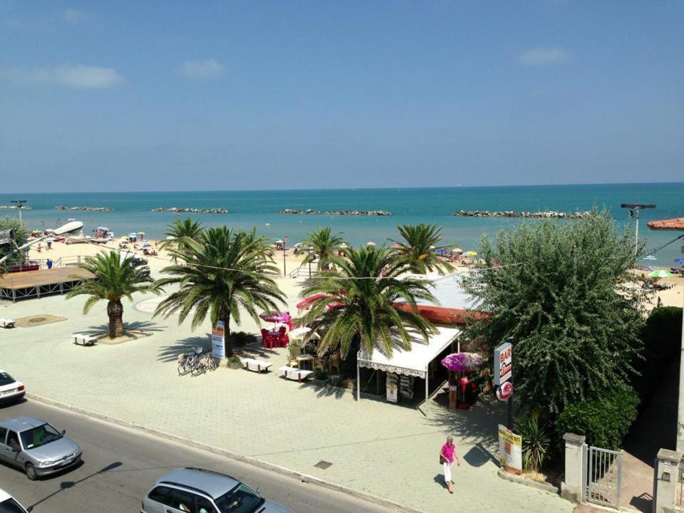 Taverna Sul Mare フランカヴィッラ・アル・マーレ エクステリア 写真